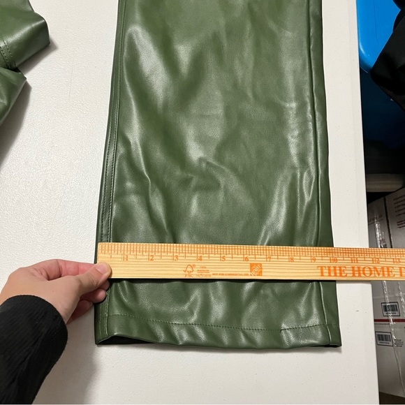 Urban Outfitters Faux Leather Pants Green Size 28 A2 - Picture 7 of 10